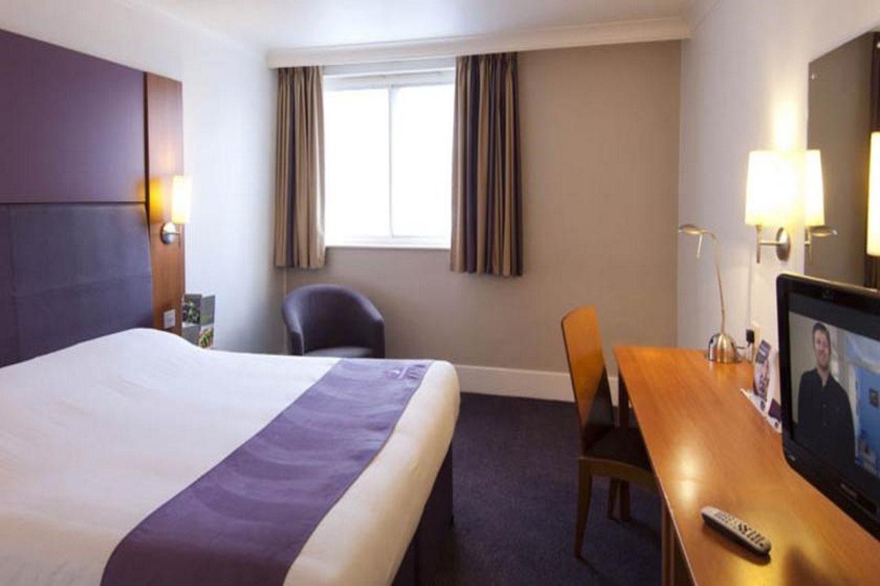 Premier Inn Kettering Buitenkant foto