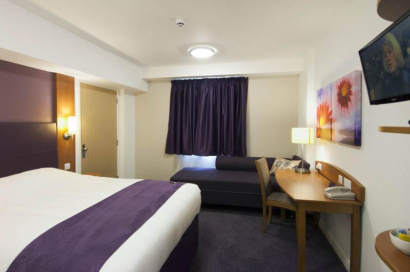 Premier Inn Kettering Buitenkant foto